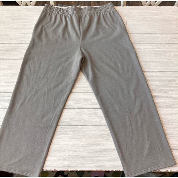 NWT Under Armour wide leg fleece pants w/ pockets. Size 2XL.‎ Ladies Athleisure - Picture 3 of 8